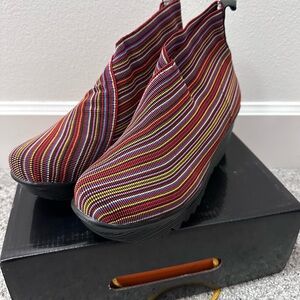 Bernie Mev NYC Wedge Ankle Boots Multicolor Knit Slip-On Platform Booties